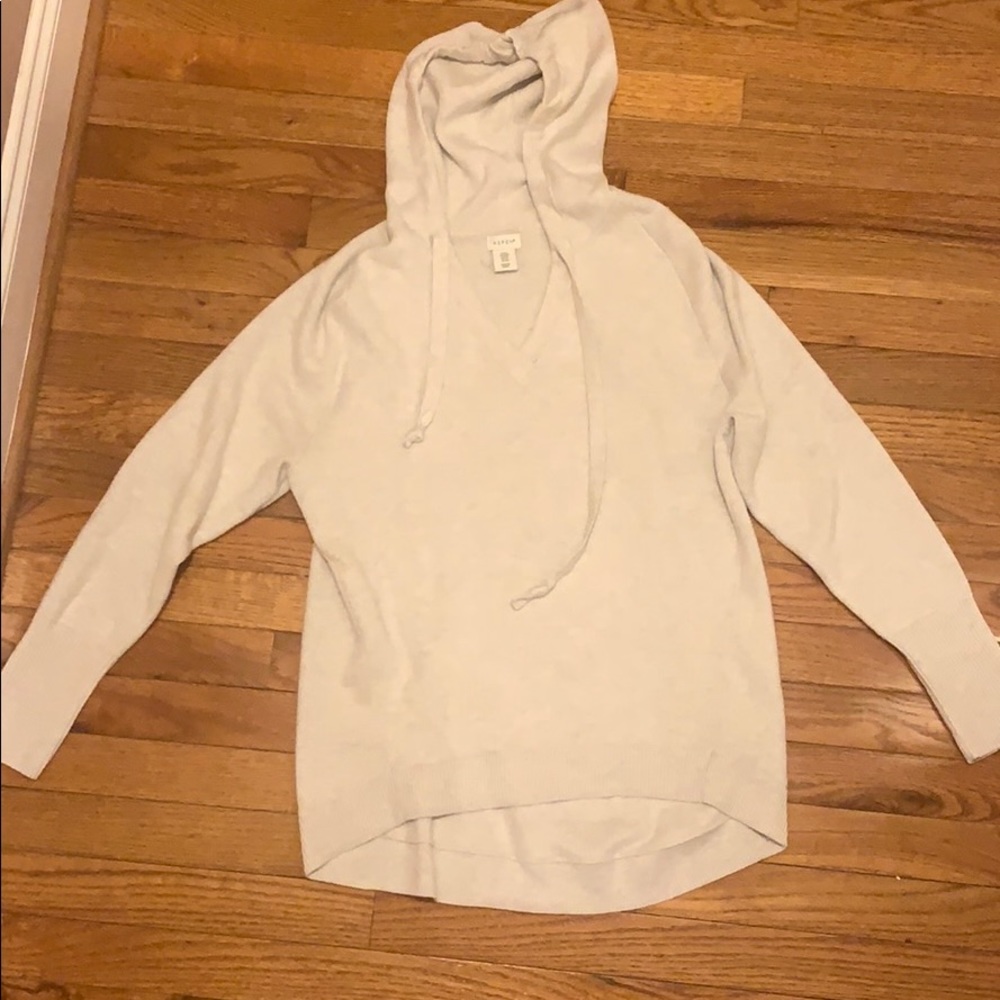 Off-white pullover sweater. Worn once